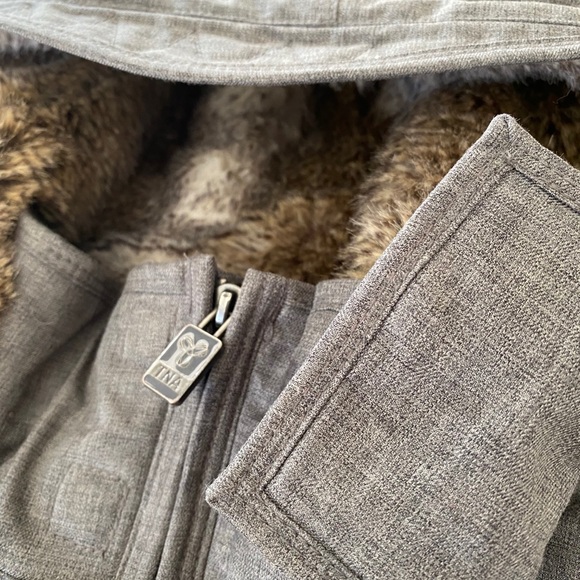 Beautiful Warm TNA coat - Picture 7 of 10